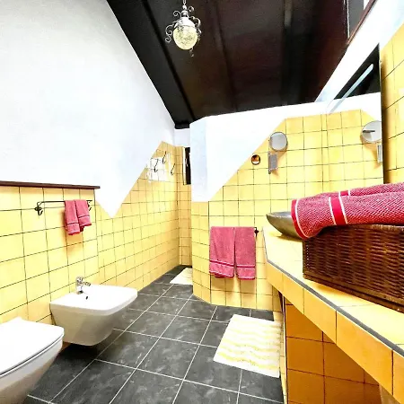 Bonito Apartamento De Un Dormitorio Con Terraza, Solarium Y Vistas Al Mar Country house